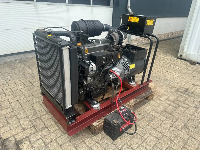 Yanmar 4TNV98T - GGEHR Mecc Alte Spa 42.5 kVA generatorset as New ! 363 hours ! - مجموعة المولدات: صور 5 Yanmar 4TNV98T - GGEHR Mecc Alte Spa 42.5 kVA generatorset as New ! 363 hours ! - مجموعة المولدات: صور 5