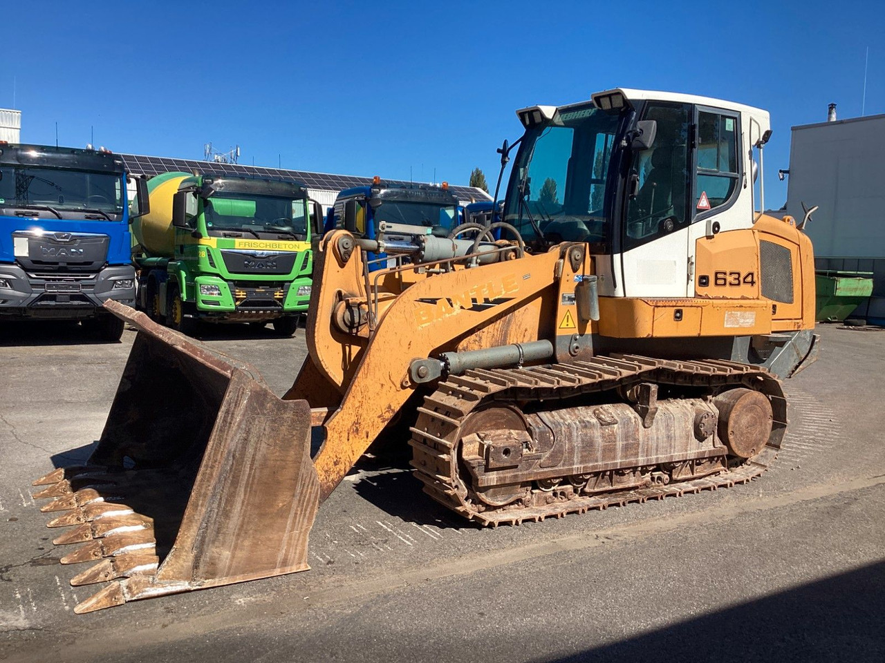 Liebherr LR 634 Laderaupe Klima - بلدوزر: صور 1 Liebherr LR 634 Laderaupe Klima - بلدوزر: صور 1