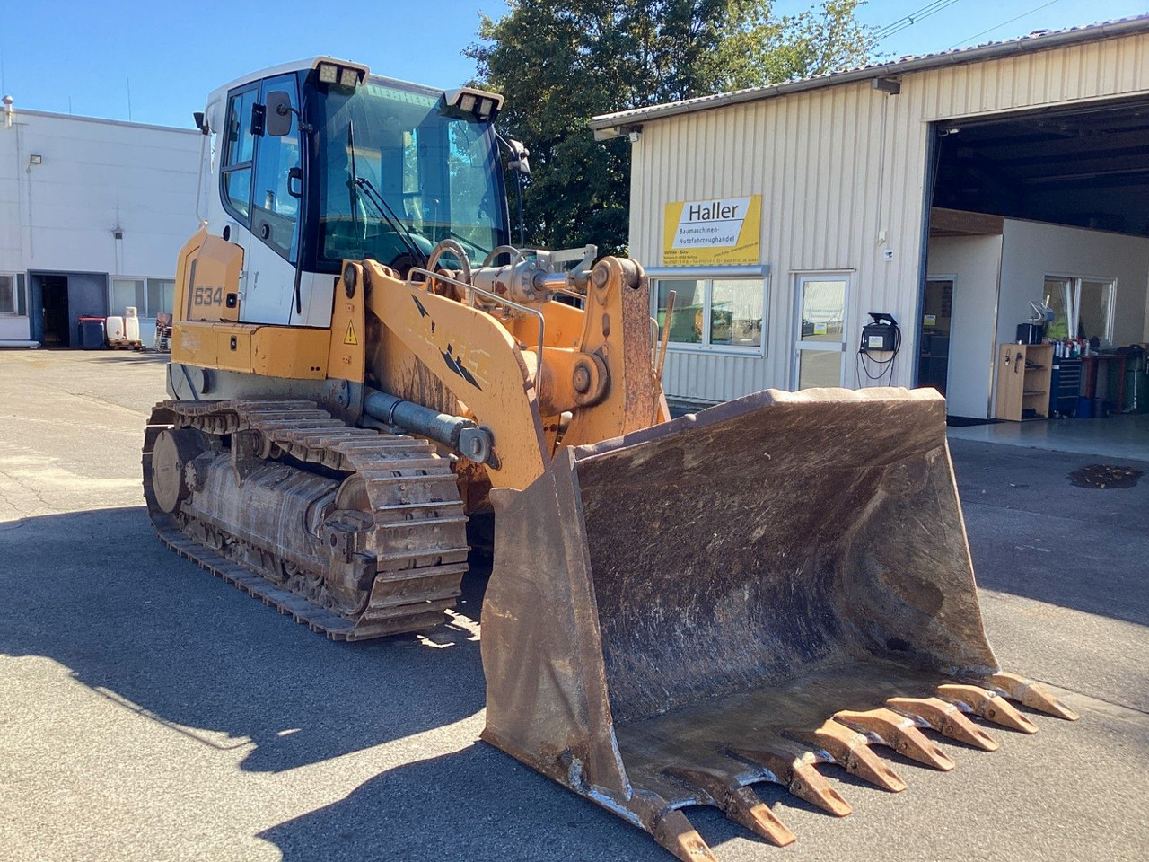 Liebherr LR 634 Laderaupe Klima - بلدوزر: صور 4 Liebherr LR 634 Laderaupe Klima - بلدوزر: صور 4