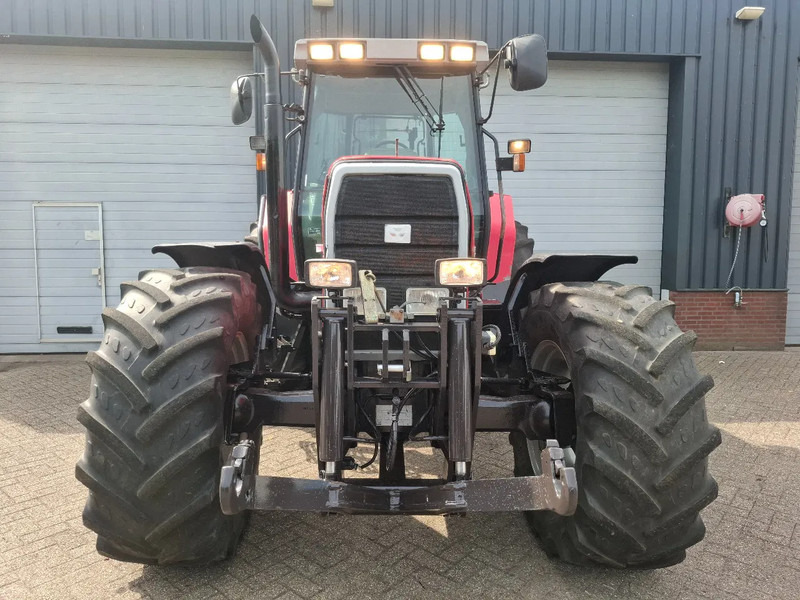 Massey Ferguson 8130 dynashift - جرار: صور 2 Massey Ferguson 8130 dynashift - جرار: صور 2