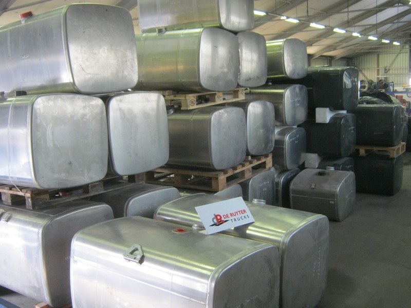 DAF Brandstoftanks voor CF en XF (aluminium) - خزان وقود - شاحنة: صور 1 DAF Brandstoftanks voor CF en XF (aluminium) - خزان وقود - شاحنة: صور 1