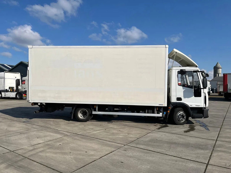 Iveco EuroCargo 75 E21 MANUAL - بصندوق مغلق شاحنة: صور 5 Iveco EuroCargo 75 E21 MANUAL - بصندوق مغلق شاحنة: صور 5