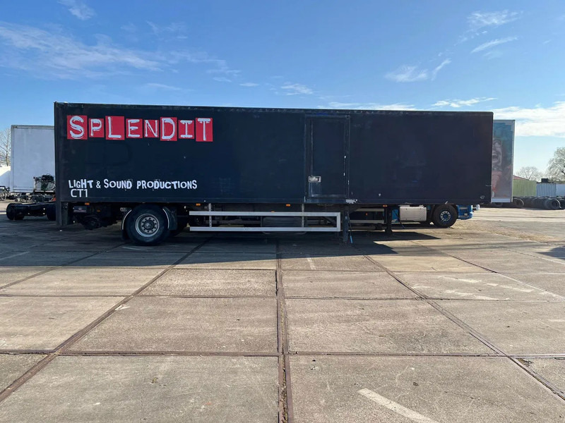 Netam-Fruehauf ONCRK 22110 - بصندوق مغلق نصف مقطورة: صور 3 Netam-Fruehauf ONCRK 22110 - بصندوق مغلق نصف مقطورة: صور 3