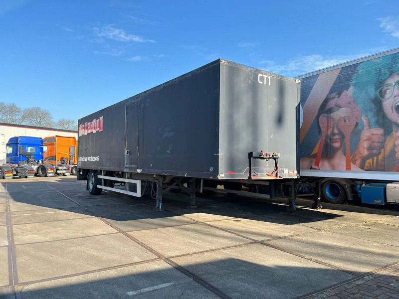 Netam-Fruehauf ONCRK 22110 - بصندوق مغلق نصف مقطورة: صور 1 Netam-Fruehauf ONCRK 22110 - بصندوق مغلق نصف مقطورة: صور 1