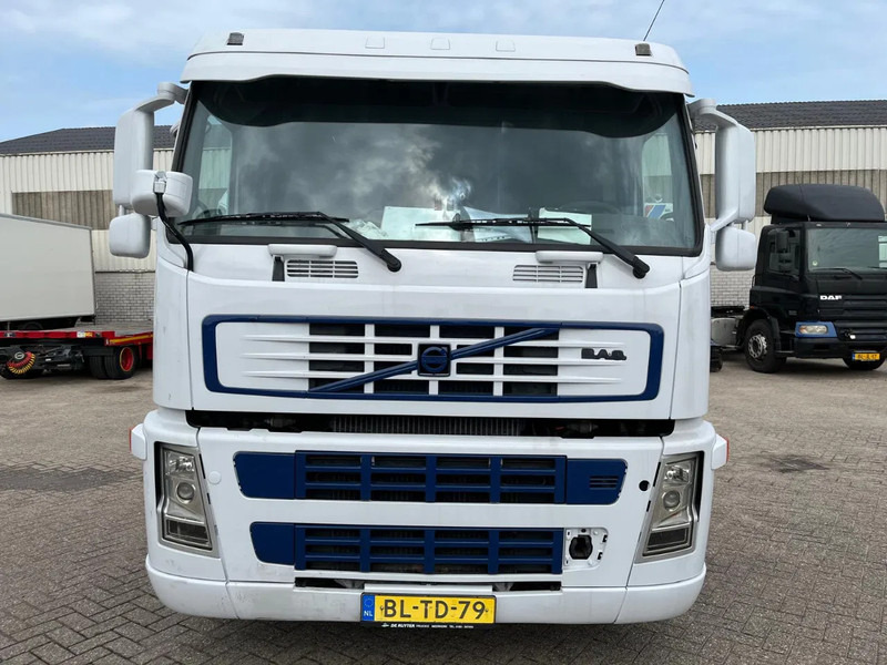 Volvo FM 9 MOTOR DEFECT (motor start wel maar kan niet rijden) - شاحنة جرار: صور 3 Volvo FM 9 MOTOR DEFECT (motor start wel maar kan niet rijden) - شاحنة جرار: صور 3