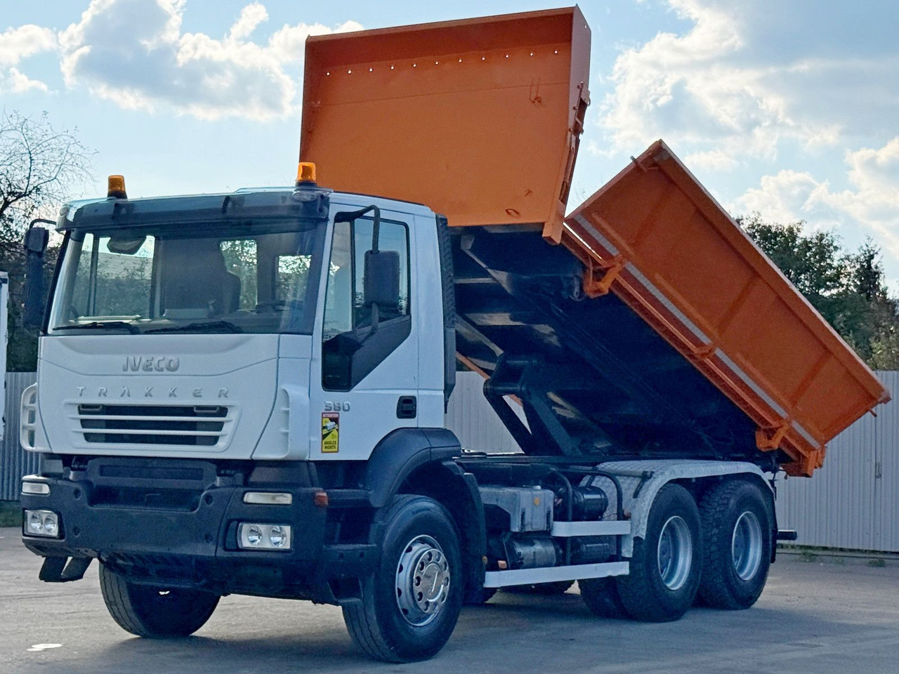Iveco TRAKKER 380 * Kipper 5,25 m + BORDMATIC / 6x4 - قلابات, شاحنة كرين: صور 3 Iveco TRAKKER 380 * Kipper 5,25 m + BORDMATIC / 6x4 - قلابات, شاحنة كرين: صور 3