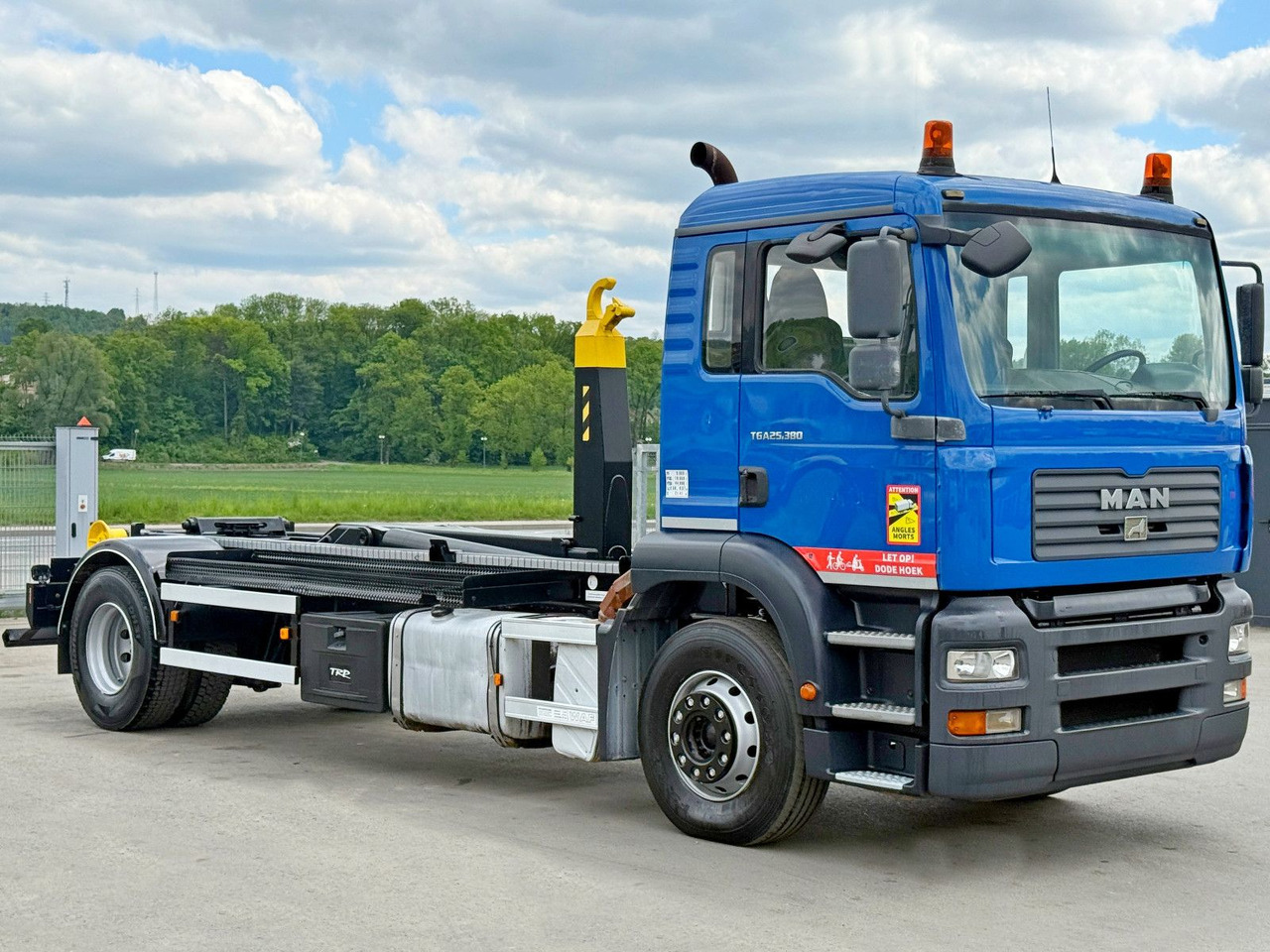 MAN TGA 18.310 Abrollkipper * Top Zustand! MAN TGA 18.310 Abrollkipper * Top Zustand! - شاحنة ذات الخطاف: صور 3 MAN TGA 18.310 Abrollkipper * Top Zustand! MAN TGA 18.310 Abrollkipper * Top Zustand! - شاحنة ذات الخطاف: صور 3