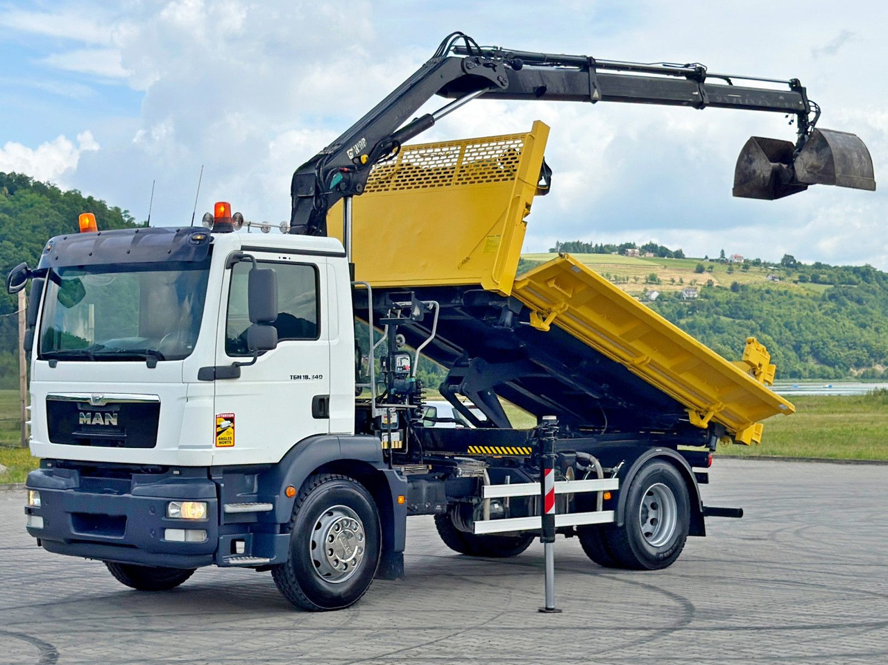 MAN TGM 18.340* KIPPER 4,05m*HIAB 111 B-2 HIDUO/FUNK - قلابات, شاحنة كرين: صور 3 MAN TGM 18.340* KIPPER 4,05m*HIAB 111 B-2 HIDUO/FUNK - قلابات, شاحنة كرين: صور 3
