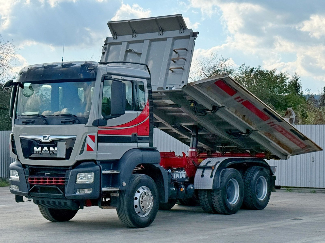 MAN TGS 26.460 * Kipper 4,90m+BORDMATIC * 6x4 * TOP - قلابات, شاحنة كرين: صور 3 MAN TGS 26.460 * Kipper 4,90m+BORDMATIC * 6x4 * TOP - قلابات, شاحنة كرين: صور 3