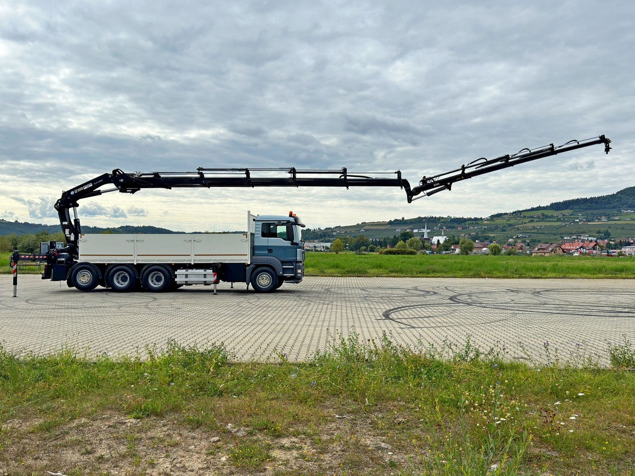 MAN TGS 35.480*HIAB 377 E-5 HIPRO+JIB 70X-3FUNK /8x4 - شاحنة كرين: صور 5 MAN TGS 35.480*HIAB 377 E-5 HIPRO+JIB 70X-3FUNK /8x4 - شاحنة كرين: صور 5