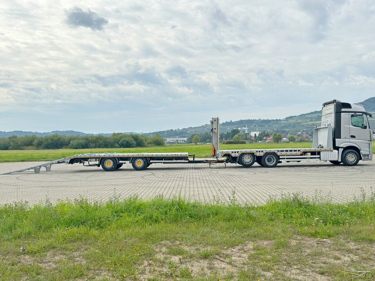 Mercedes-Benz ACTROS 2542 *ABSCHLEPPWAGEN 8,50m+Anhänger 7,32m - سيارة السحب للتصليح: صور 3 Mercedes-Benz ACTROS 2542 *ABSCHLEPPWAGEN 8,50m+Anhänger 7,32m - سيارة السحب للتصليح: صور 3