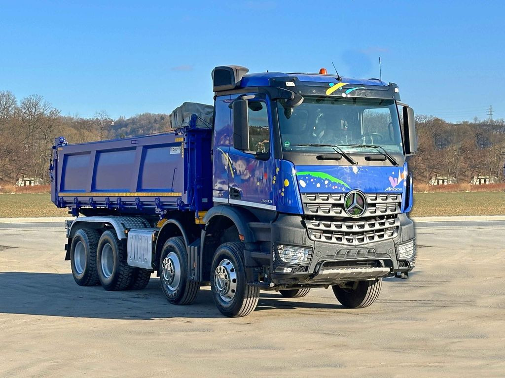Mercedes-Benz AROCS 3243 * KIPPER 5,70 m * 8x4 * TOPZUSTAND - قلابات, شاحنة كرين: صور 1 Mercedes-Benz AROCS 3243 * KIPPER 5,70 m * 8x4 * TOPZUSTAND - قلابات, شاحنة كرين: صور 1