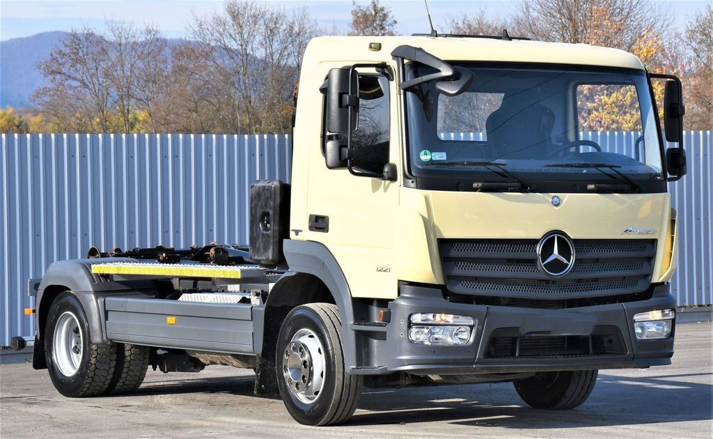 Mercedes-Benz ATEGO 1221 * ABROLLKIPPER * TOPZUSTAND Mercedes-Benz ATEGO 1221 * ABROLLKIPPER * TOPZUSTAND - شاحنة ذات الخطاف, شاحنة كرين: صور 3 Mercedes-Benz ATEGO 1221 * ABROLLKIPPER * TOPZUSTAND Mercedes-Benz ATEGO 1221 * ABROLLKIPPER * TOPZUSTAND - شاحنة ذات الخطاف, شاحنة كرين: صور 3
