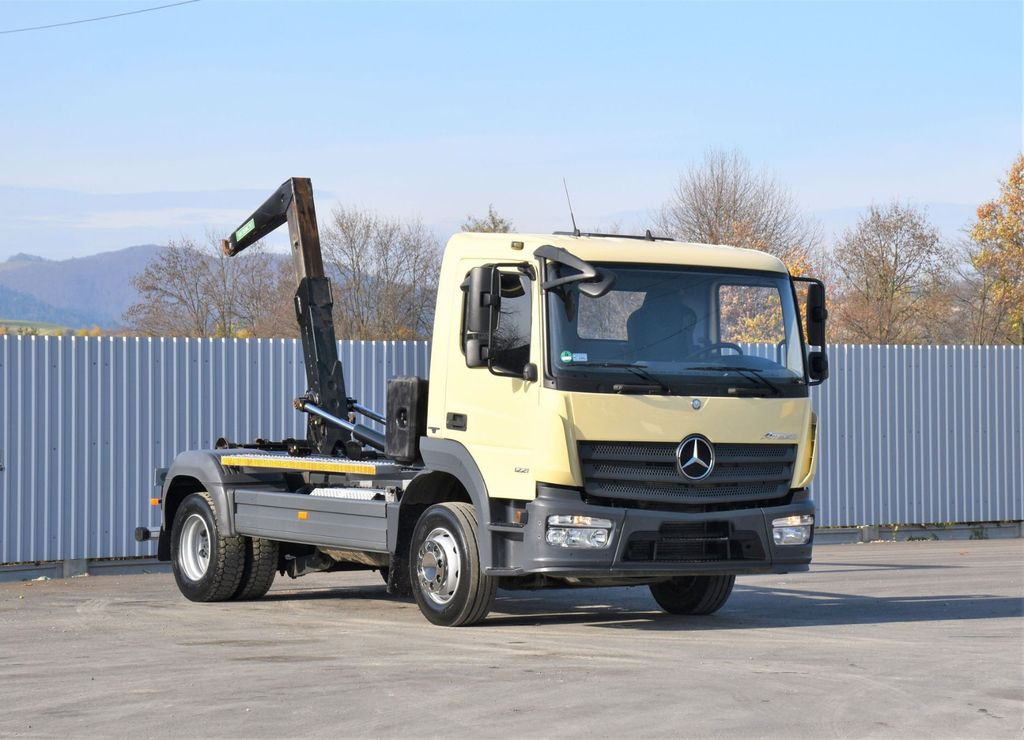 Mercedes-Benz ATEGO 1221 * ABROLLKIPPER * TOPZUSTAND - شاحنة ذات الخطاف, شاحنة كرين: صور 1 Mercedes-Benz ATEGO 1221 * ABROLLKIPPER * TOPZUSTAND - شاحنة ذات الخطاف, شاحنة كرين: صور 1