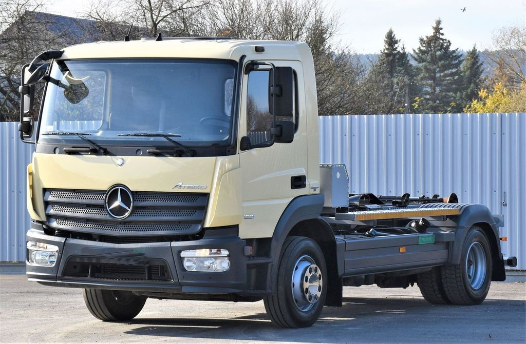 Mercedes-Benz ATEGO 1221 * ABROLLKIPPER * TOPZUSTAND - شاحنة ذات الخطاف, شاحنة كرين: صور 4 Mercedes-Benz ATEGO 1221 * ABROLLKIPPER * TOPZUSTAND - شاحنة ذات الخطاف, شاحنة كرين: صور 4