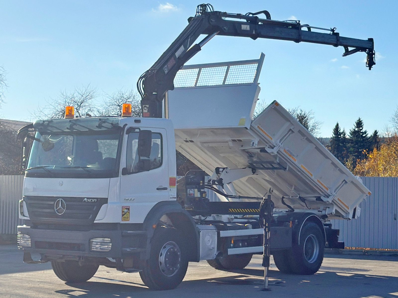 Mercedes-Benz AXOR 1833 * HIAB 144 B - 3 HIDUO + FUNK * TOP - شاحنة كرين: صور 3 Mercedes-Benz AXOR 1833 * HIAB 144 B - 3 HIDUO + FUNK * TOP - شاحنة كرين: صور 3