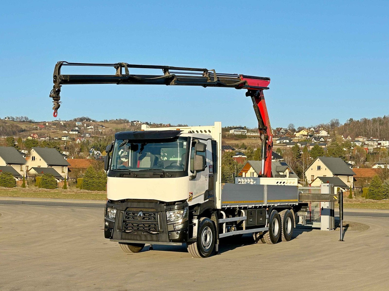 Renault C 380 *PRITSCHE 6,80m * PK 20001 - KC + FUNK*6x4 - شاحنة كرين, شاحنات مسطحة: صور 2 Renault C 380 *PRITSCHE 6,80m * PK 20001 - KC + FUNK*6x4 - شاحنة كرين, شاحنات مسطحة: صور 2
