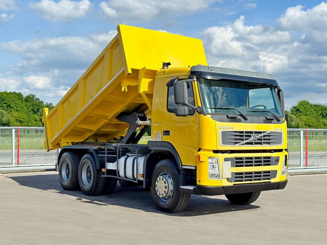 Volvo FM 370 Kipper 6,20 m + BORDMATIC / 8x4 Volvo FM 12 340 Kipper 5,05 m + BORDMATIC / 6x4 - قلابات, شاحنة كرين: صور 1 Volvo FM 370 Kipper 6,20 m + BORDMATIC / 8x4 Volvo FM 12 340 Kipper 5,05 m + BORDMATIC / 6x4 - قلابات, شاحنة كرين: صور 1