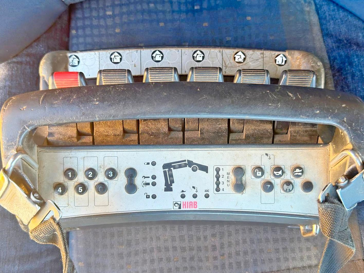 تأجير Volvo FM 400 Kipper 6,20m * HIAB 144 B-3 HIDUO* 6x4 Volvo FM 400 Kipper 6,20m * HIAB 144 B-3 HIDUO* 6x4: صور 14 تأجير Volvo FM 400 Kipper 6,20m * HIAB 144 B-3 HIDUO* 6x4 Volvo FM 400 Kipper 6,20m * HIAB 144 B-3 HIDUO* 6x4: صور 14