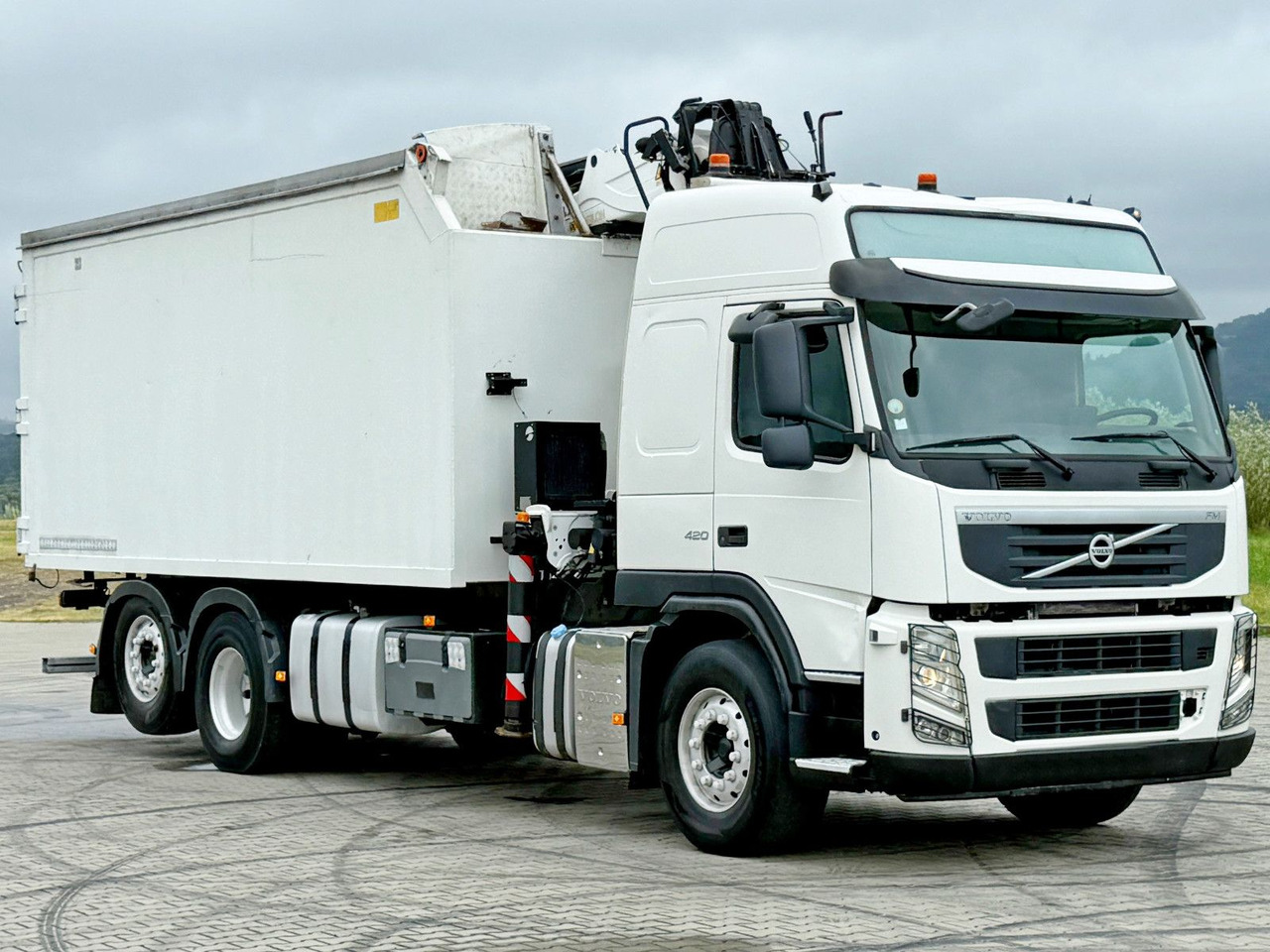 Volvo FM 420 Kipper 6,20 m * EPSILON Q150L75 *TOP - قلابات, شاحنة كرين: صور 3 Volvo FM 420 Kipper 6,20 m * EPSILON Q150L75 *TOP - قلابات, شاحنة كرين: صور 3