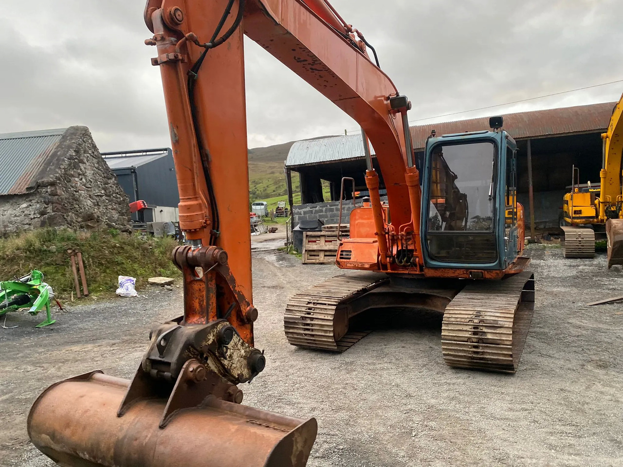 EX Hitachi 120-3 - حفارات زحافة: صور 4 EX Hitachi 120-3 - حفارات زحافة: صور 4