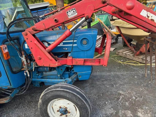 FORD 3600 C/W FRONT LOADER - جرار: صور 2 FORD 3600 C/W FRONT LOADER - جرار: صور 2