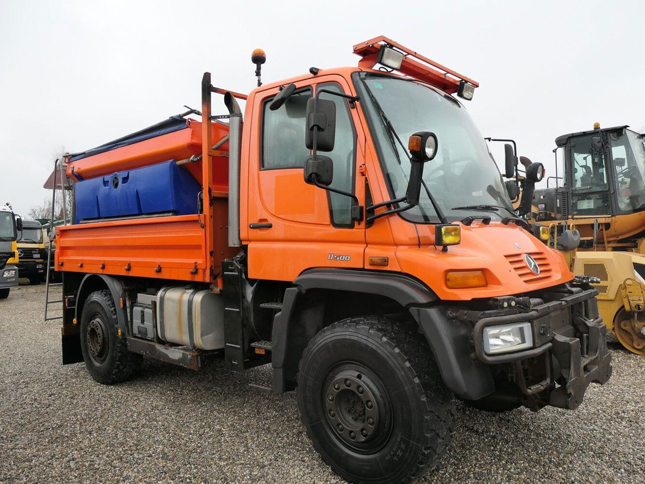 Mercedes-Benz Unimog U500 - جرافة ثلج: صور 3 Mercedes-Benz Unimog U500 - جرافة ثلج: صور 3