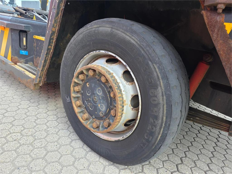 جرارات صالات المطارات Terberg RT222 4x4: صور 14 جرارات صالات المطارات Terberg RT222 4x4: صور 14