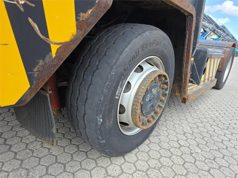 جرارات صالات المطارات Terberg RT222 4x4: صور 13 جرارات صالات المطارات Terberg RT222 4x4: صور 13