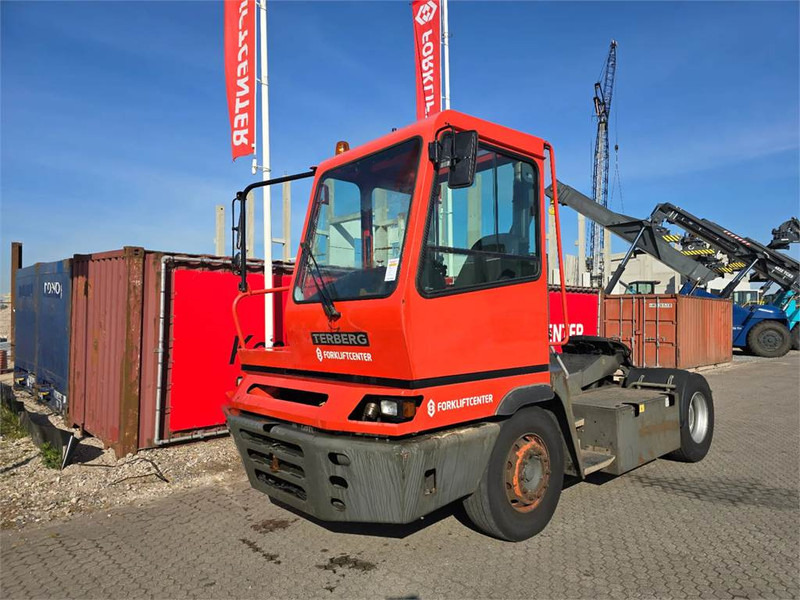 Terberg YT182 - جرارات صالات المطارات: صور 2 Terberg YT182 - جرارات صالات المطارات: صور 2