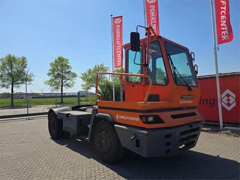 Terberg YT182 - جرارات صالات المطارات: صور 1 Terberg YT182 - جرارات صالات المطارات: صور 1