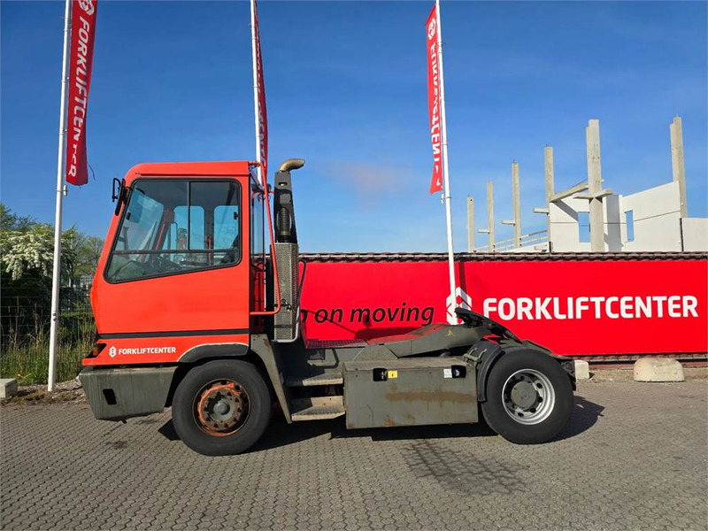 Terberg YT182 - جرارات صالات المطارات: صور 4 Terberg YT182 - جرارات صالات المطارات: صور 4