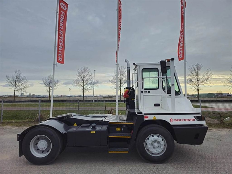 Terberg YT220 - جرارات صالات المطارات: صور 2 Terberg YT220 - جرارات صالات المطارات: صور 2