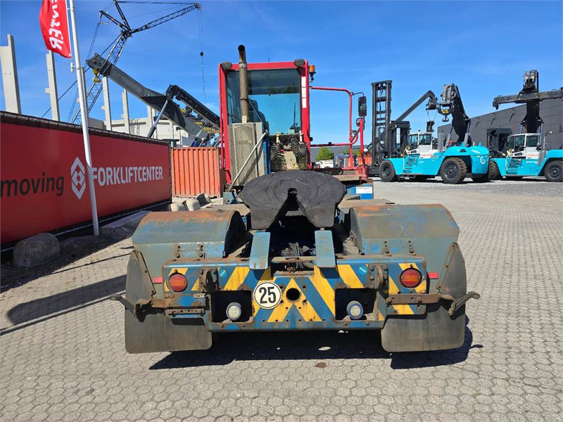 Terberg YT222 - جرارات صالات المطارات: صور 5 Terberg YT222 - جرارات صالات المطارات: صور 5