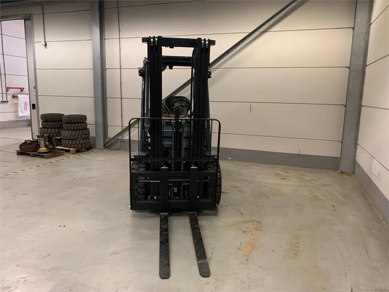 Toyota 02-8FGF30 - رافعة شوكية تعمل بالغاز: صور 5 Toyota 02-8FGF30 - رافعة شوكية تعمل بالغاز: صور 5