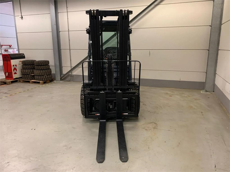 Toyota 02-8FGJF35 - رافعة شوكية تعمل بالغاز: صور 5 Toyota 02-8FGJF35 - رافعة شوكية تعمل بالغاز: صور 5