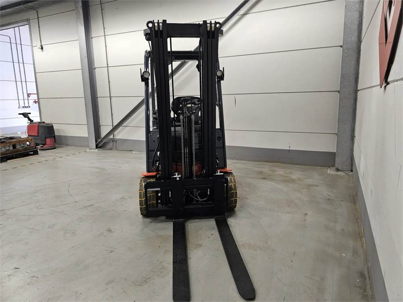 Toyota 8FBE20T - رافعة شوكية كهربائية: صور 5 Toyota 8FBE20T - رافعة شوكية كهربائية: صور 5