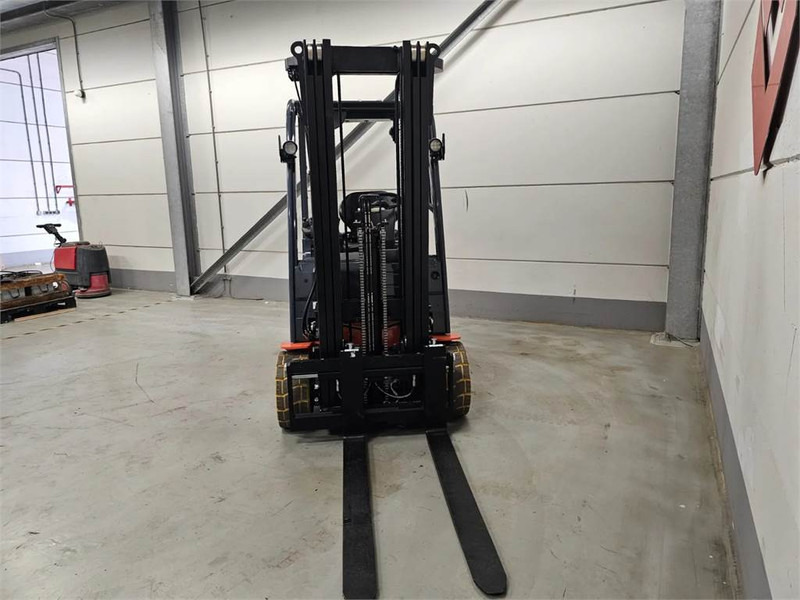 Toyota 8FBE20T - رافعة شوكية كهربائية: صور 5 Toyota 8FBE20T - رافعة شوكية كهربائية: صور 5
