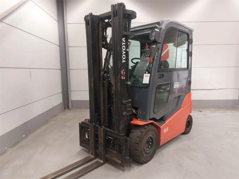 Toyota 8FBMKT25 - رافعة شوكية كهربائية: صور 4 Toyota 8FBMKT25 - رافعة شوكية كهربائية: صور 4