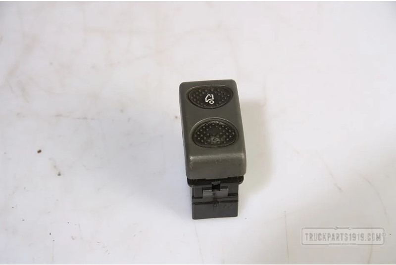 Iveco Electrical System Dakluik schakelaar - لوحة القيادة - شاحنة: صور 1 Iveco Electrical System Dakluik schakelaar - لوحة القيادة - شاحنة: صور 1