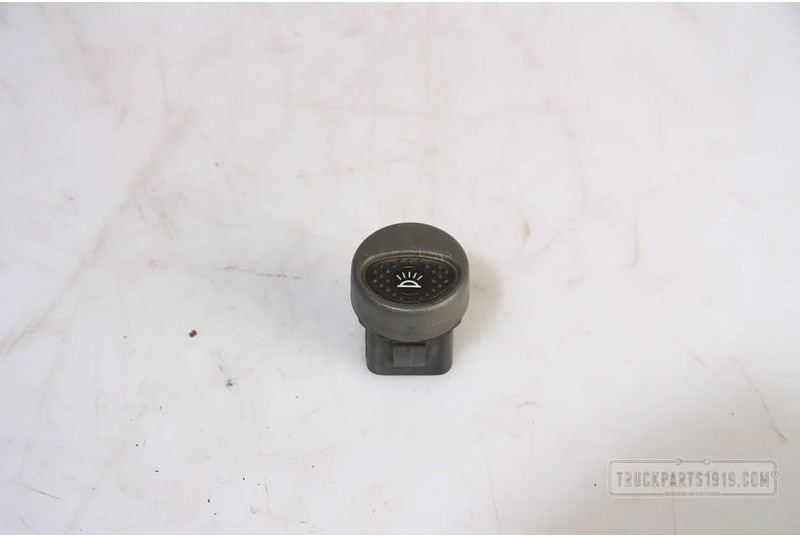 Iveco Electrical System Licht schakelaar - لوحة القيادة - شاحنة: صور 1 Iveco Electrical System Licht schakelaar - لوحة القيادة - شاحنة: صور 1