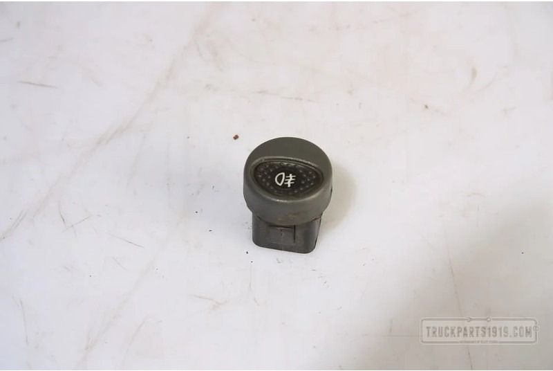 Iveco Electrical System Mistlamp schakelaar - لوحة القيادة - شاحنة: صور 1 Iveco Electrical System Mistlamp schakelaar - لوحة القيادة - شاحنة: صور 1