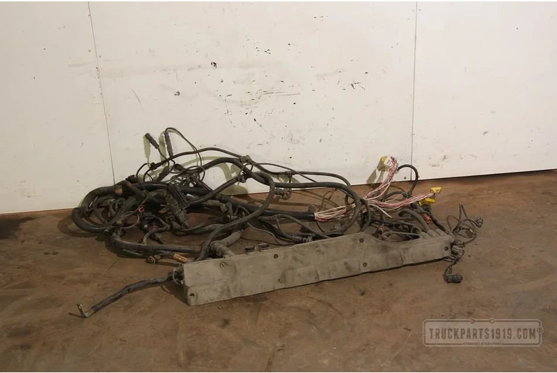 MAN Electrical System Motorkabelboom D2676 cpl. - الكابلات/ الأسلاك - شاحنة: صور 1 MAN Electrical System Motorkabelboom D2676 cpl. - الكابلات/ الأسلاك - شاحنة: صور 1