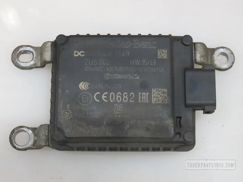 Mercedes-Benz 0004461949 Radar sensor MB MP4 - مِکشاف - شاحنة: صور 1 Mercedes-Benz 0004461949 Radar sensor MB MP4 - مِکشاف - شاحنة: صور 1