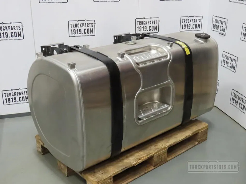 Volvo 21335679 Brandstoftank + steunen 550L - خزان وقود - شاحنة: صور 1 Volvo 21335679 Brandstoftank + steunen 550L - خزان وقود - شاحنة: صور 1