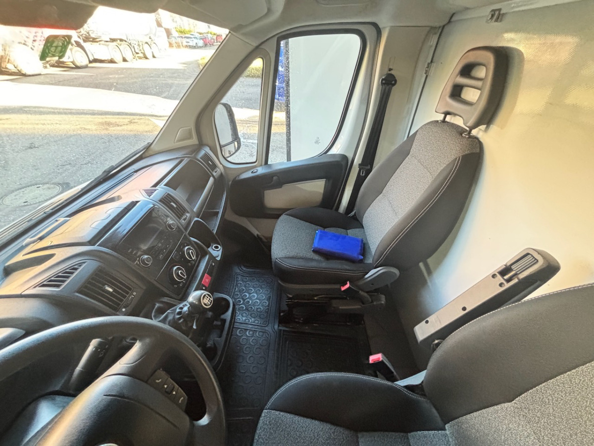 FIAT Ducato 2.3MJ - الشاحنات الصغيرة المبردة: صور 5 FIAT Ducato 2.3MJ - الشاحنات الصغيرة المبردة: صور 5