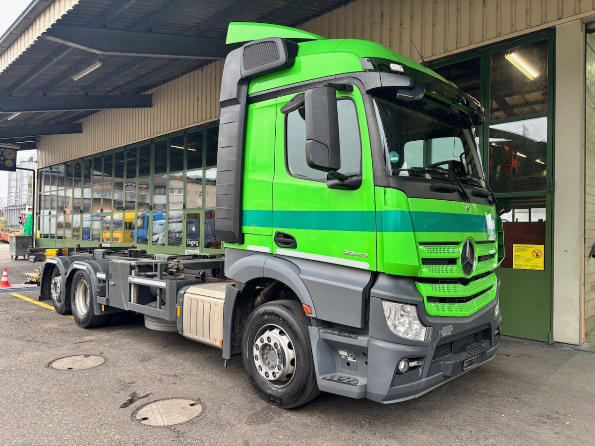 MERCEDES Actros 2543 6x2 Container Transport - شاحنات الحاويات/ جسم علوي قابل للتغيير شاحنة: صور 1 MERCEDES Actros 2543 6x2 Container Transport - شاحنات الحاويات/ جسم علوي قابل للتغيير شاحنة: صور 1