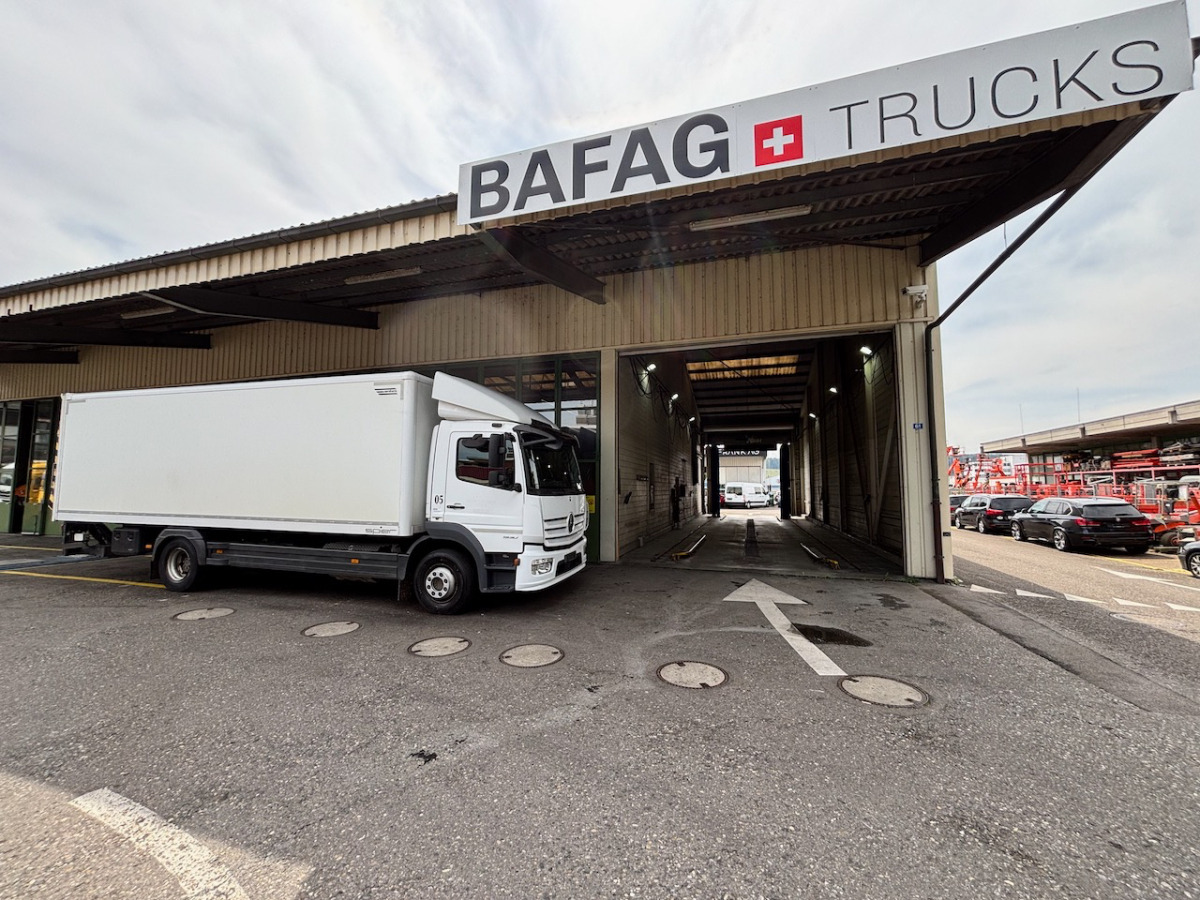 MERCEDES Atego 1530 - بصندوق مغلق شاحنة: صور 2 MERCEDES Atego 1530 - بصندوق مغلق شاحنة: صور 2