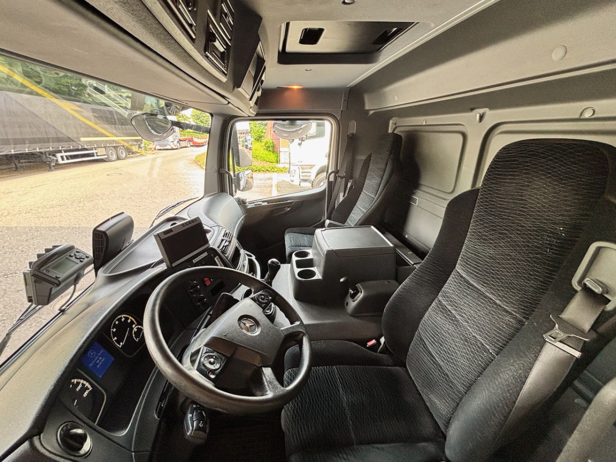 MERCEDES Atego 1530 - بصندوق مغلق شاحنة: صور 4 MERCEDES Atego 1530 - بصندوق مغلق شاحنة: صور 4