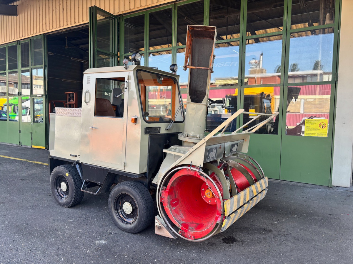 Marke Rolba R200 - سيارة بلدية: صور 1 Marke Rolba R200 - سيارة بلدية: صور 1